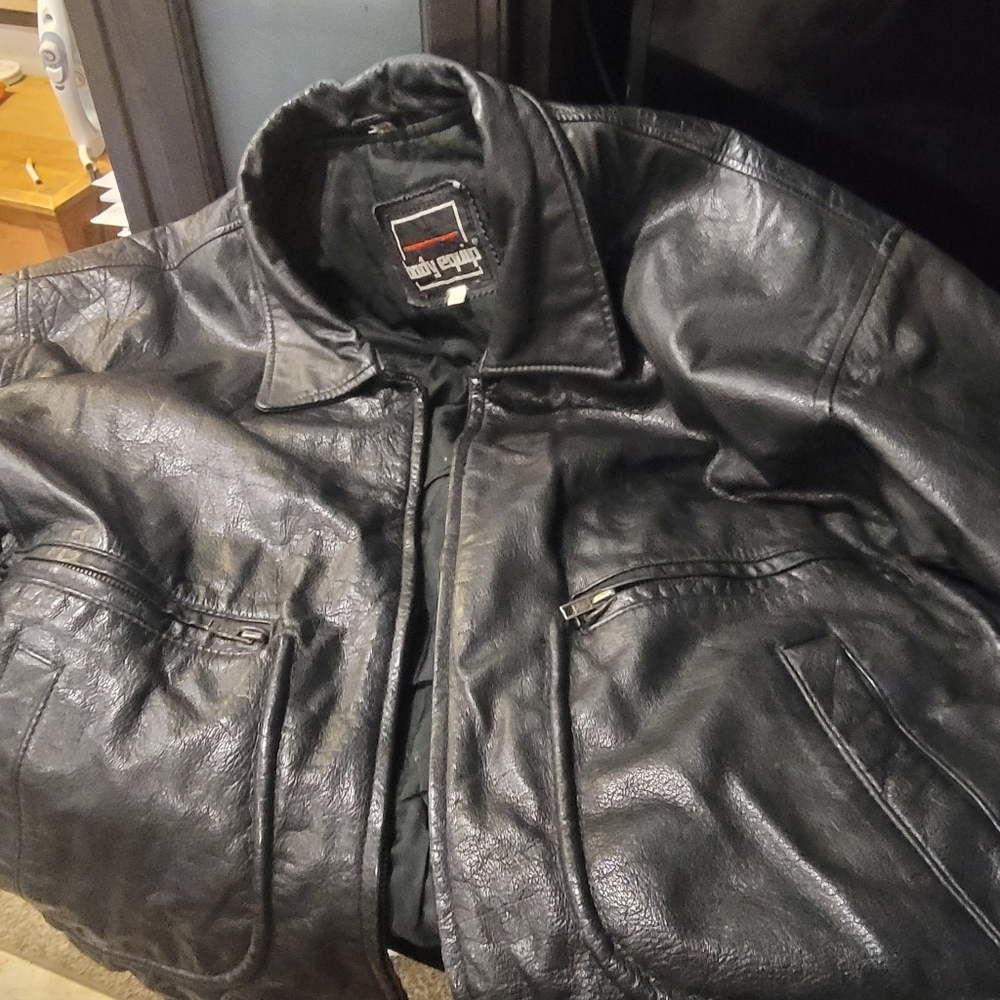 Leather jacket - Picture 3 of 5